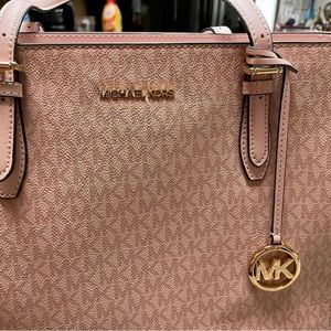 Michael Kors hand bag (tote).